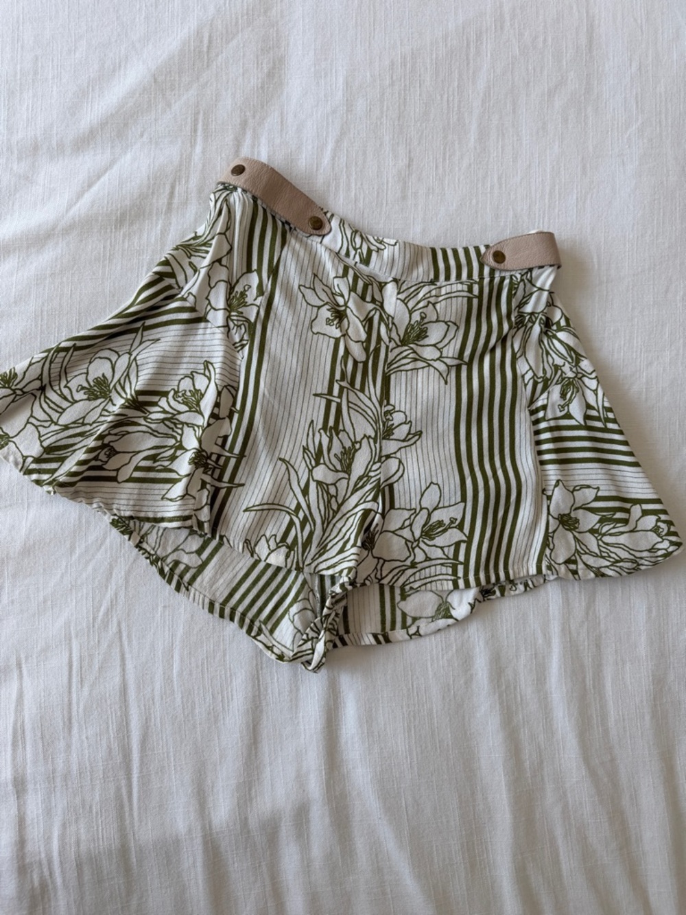 Zulu & Zephyr Olive and Cream High-Waist Floral-Stripe Shorts